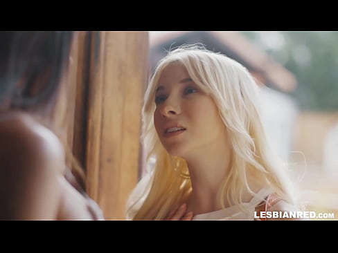 ❤️ Djevojka dolazi kući nekoliko mjeseci kasnije i na kraju jede mačkicu svoje maćehe ☑ Seks na hr.teencumpot.ru ️❤